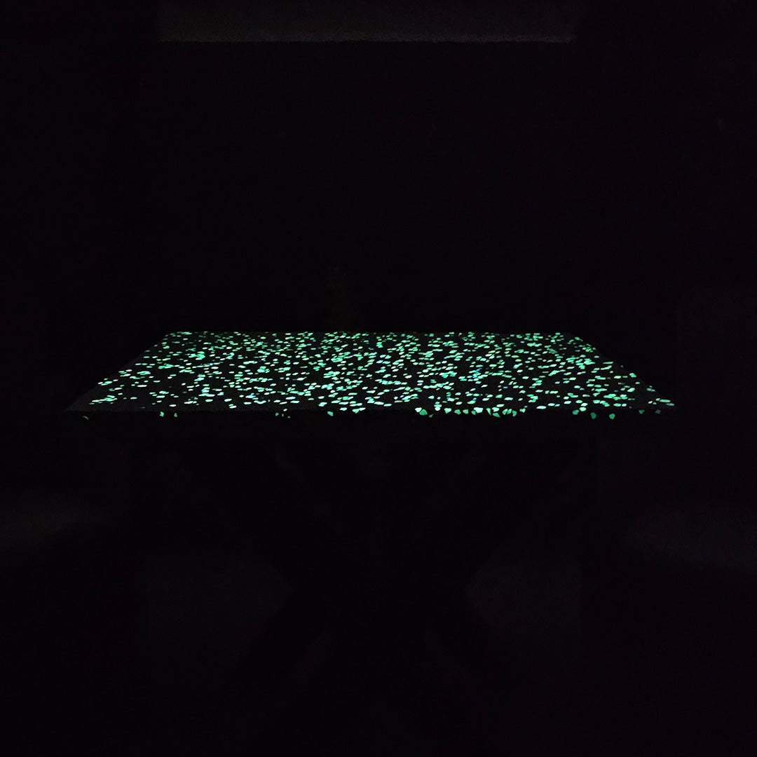 ¡Descubre la magia de la iluminación con nuestras cubierta de concreto luminiscente! Mesa Luminiscente 91 x 91 cm